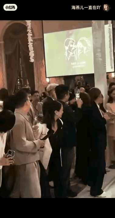 50岁林心如穿一身粉色裙子光着脚跳舞，松弛感拉满，被霍建华吻了一下带回来，真夫妻