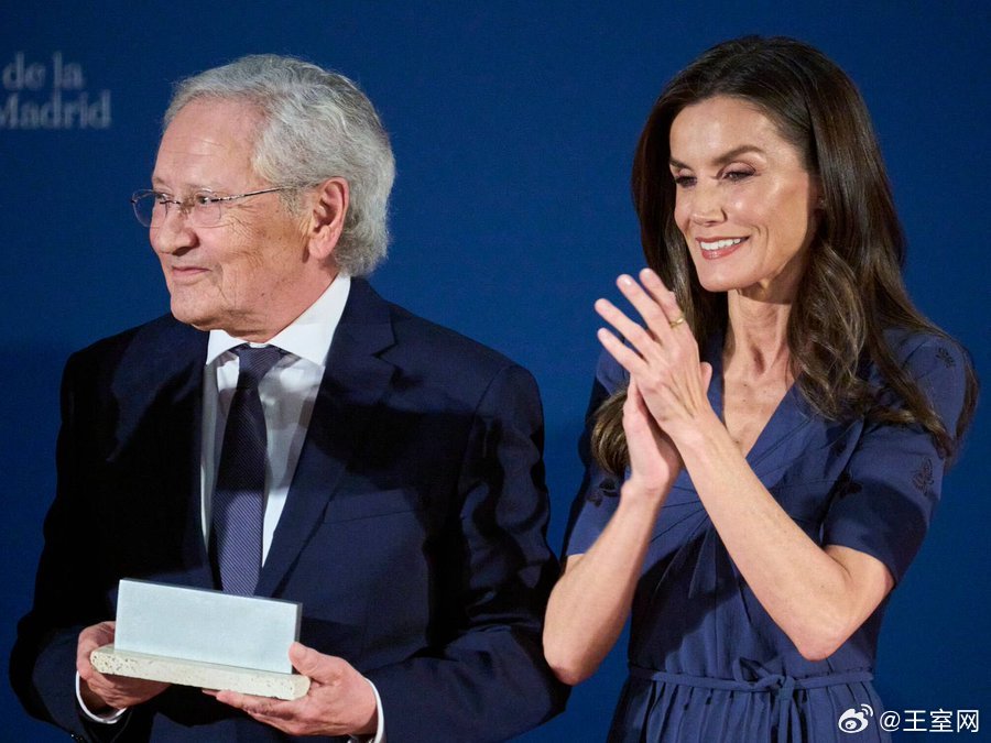西班牙王室🇪🇸3月4日，莱蒂齐亚王后出席好朋友Sonsoles的父亲费尔南