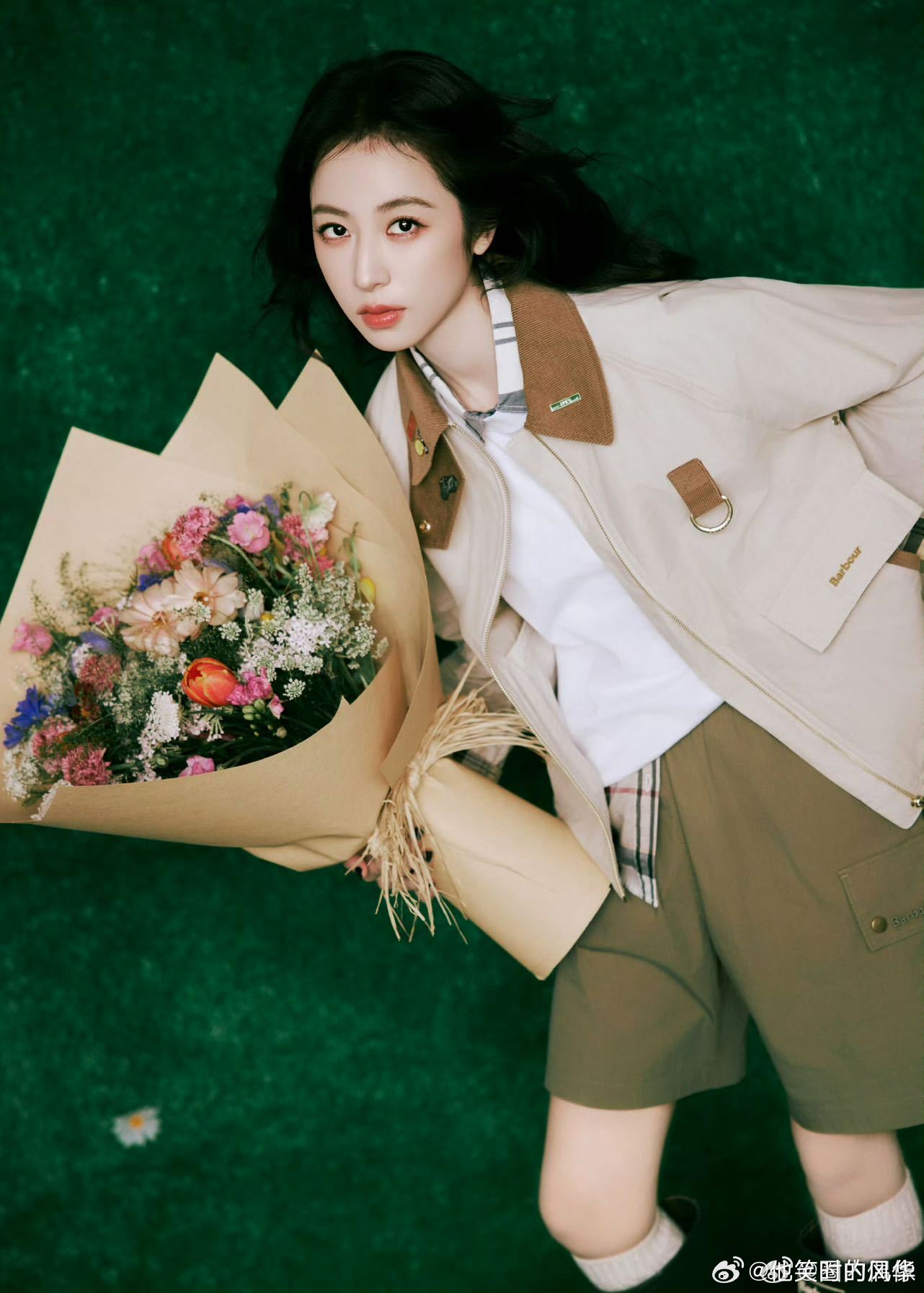 周雨彤给白宇章若楠新剧包场内娱真友情范本！周雨彤云包场支持《冬去春来》，和章若