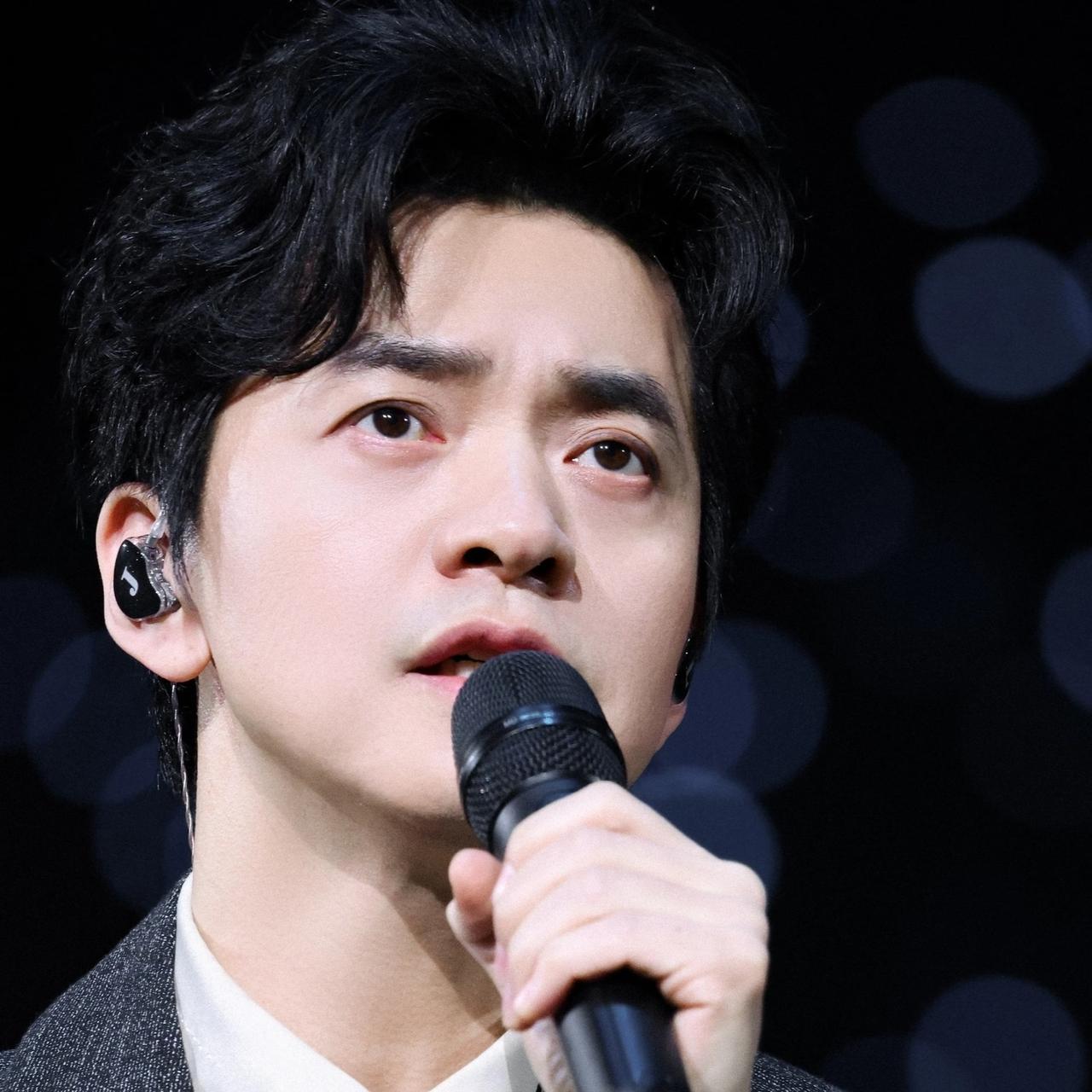 果然多读书就是有用啊单依纯你多学学李健吧！李健是清华大学毕业的，2017年的