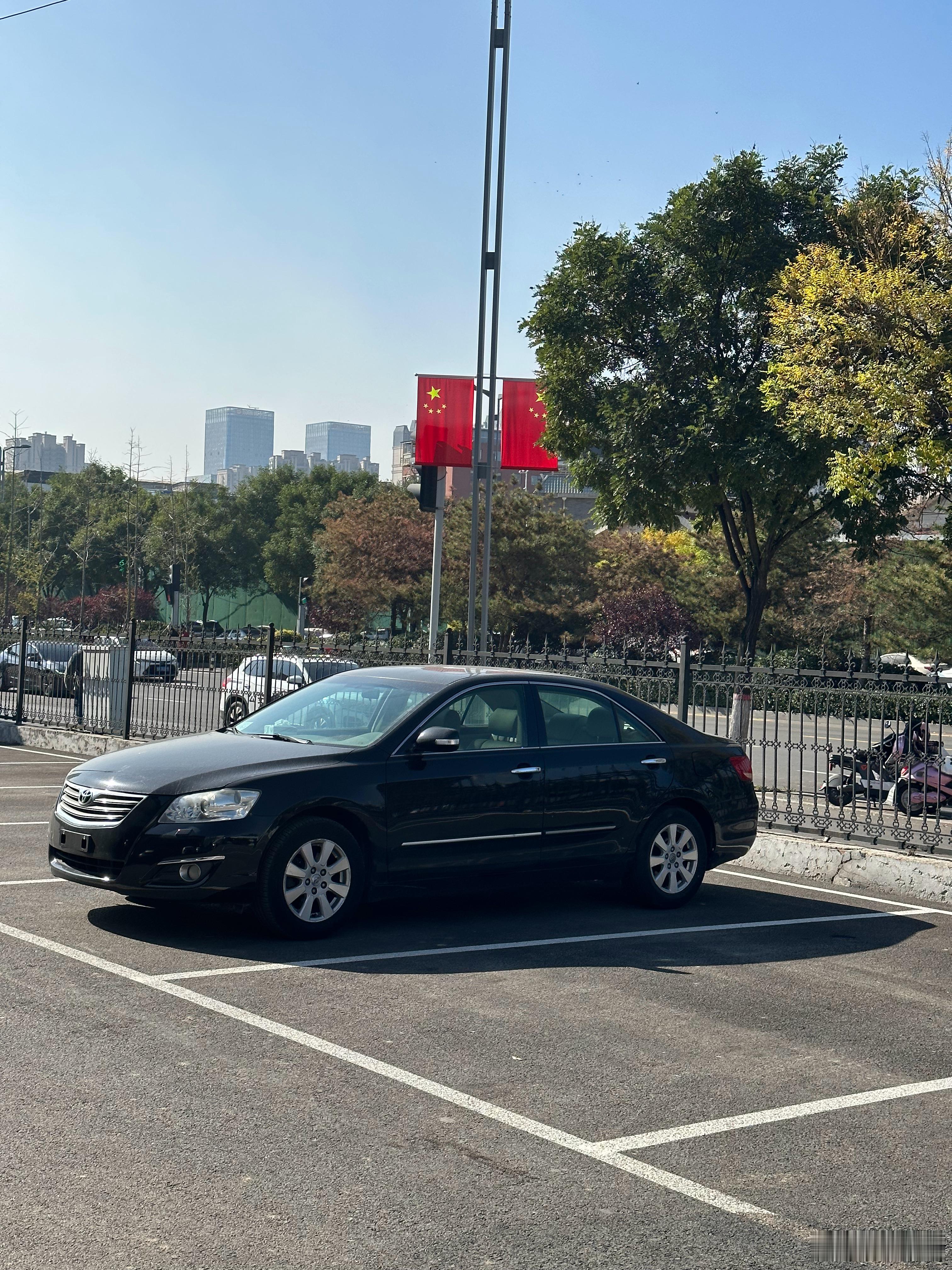 我一朋友(车贩子)告我买了一台代步车自用告我“天价1万3就是看着内饰好”….