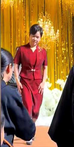 好家伙，陶阳当年要是没被带走，结婚时台上能站四对父母！这事儿说起来，还得怪他养