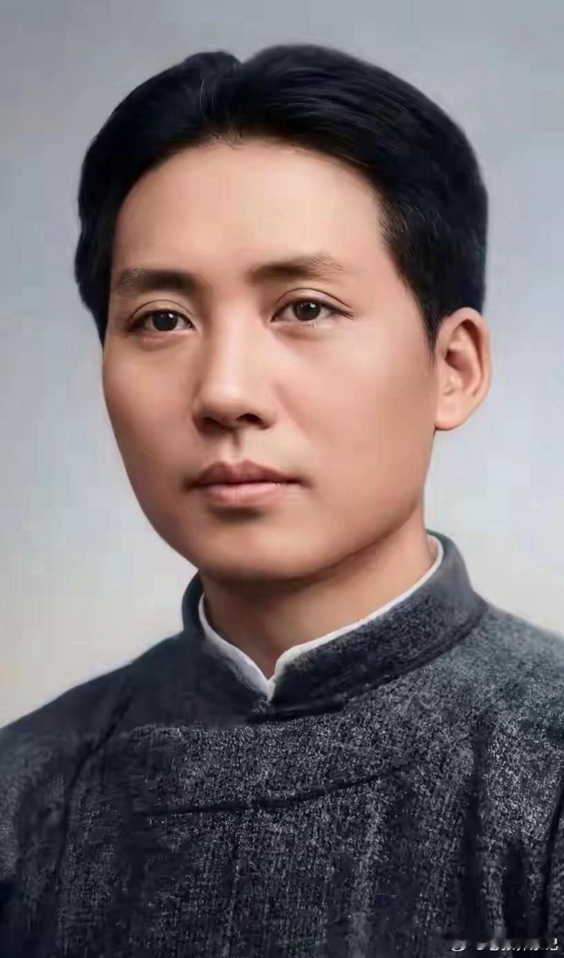 教员睡觉只盖毛巾被，还要开窗透气，一年四季不变，这样的生活习惯伴随了一生。这