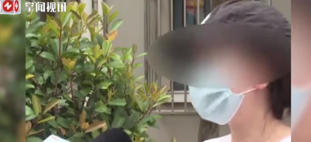 “彻底解释不清了！”上海，一女子因为投诉了一楼的邻居违规圈占公共绿地，造成了小区