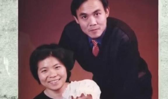 2002年学霸夫妻生下“神童”，两岁认识上千字，能看懂唐诗和三字经，可医