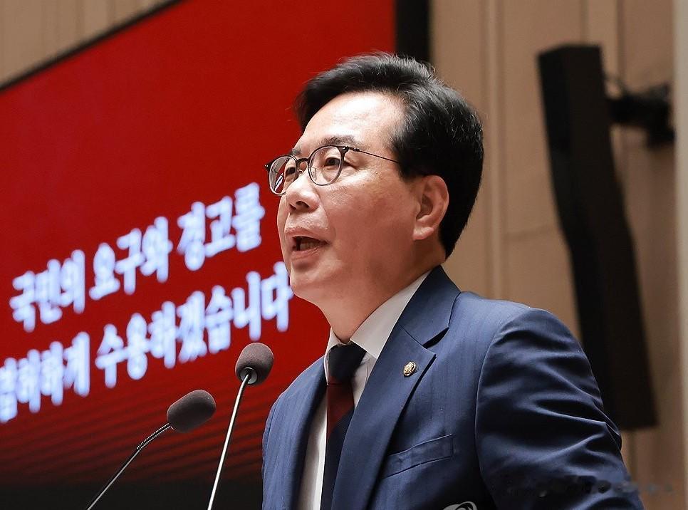 6月5日，韩国国民力量党院内代表宋彦锡在任期仅剩10天的情况下，选择提前卸任、主