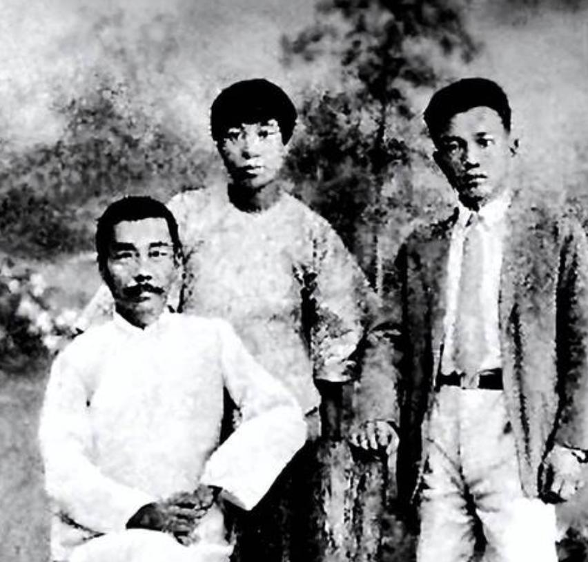 1933年，鲁迅写了很多抨击国民党的文章，老蒋大怒，派沈醉前去暗杀。沈醉在鲁