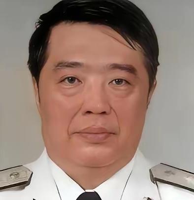 1998年，香港贺龙之子贺鹏飞，看四下没人，闪身冲进一间商人办公室，凑到那人