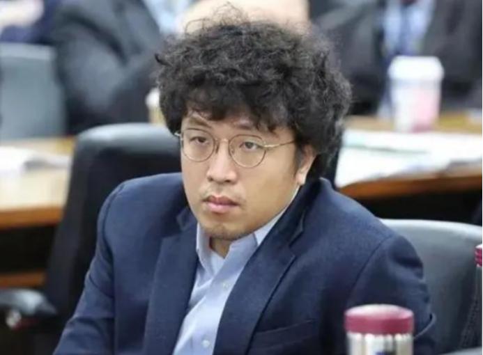 曾潜伏在中国的反华家族，靠大陆收入上亿，如今被曝光 在台湾的政治舞台上，有些