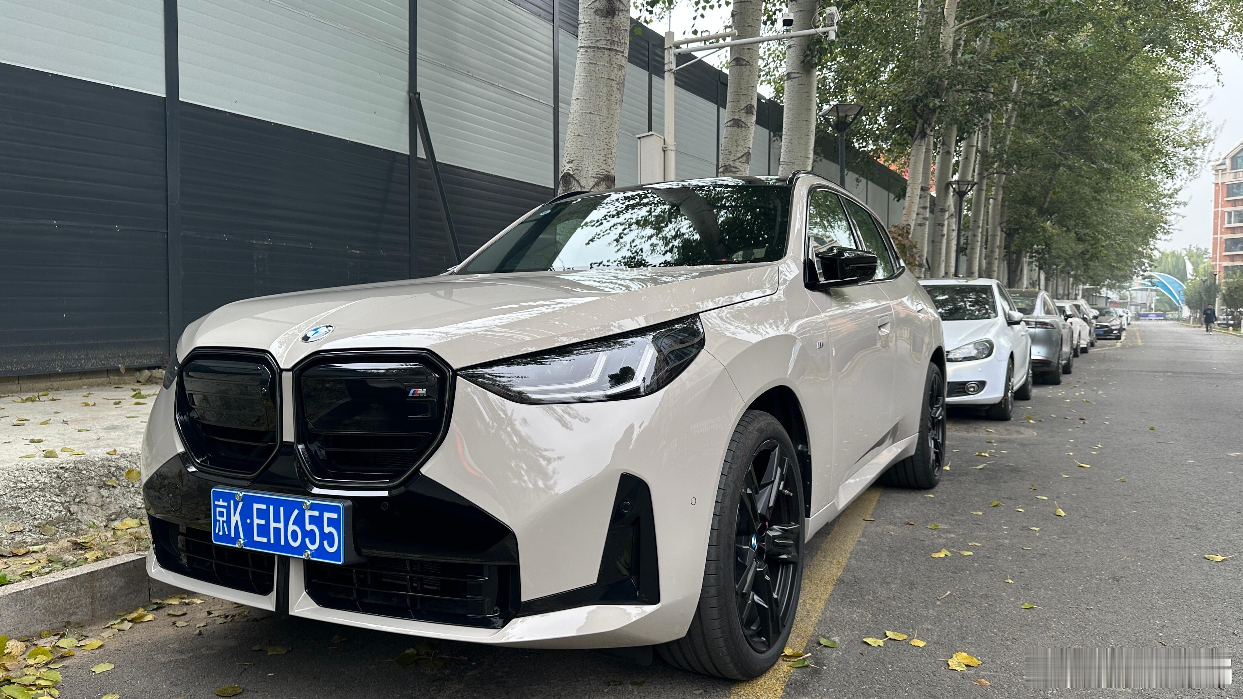 宝马X3M50，这台车适合低调有内涵的人开。它和那些零百加速4秒左右的国产新能