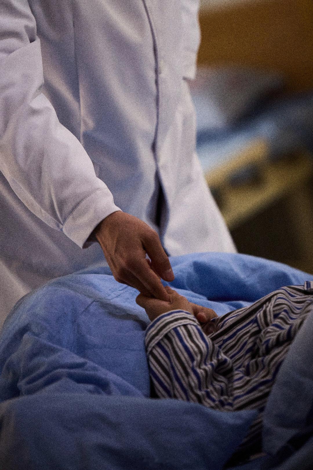 肖战小城良方刘铮亮杀青文肖战告别小城良方刘铮亮肖战告别小城良方刘铮亮