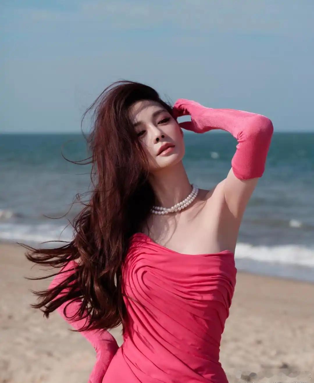 沈梦辰，粉嫩女神，好甜好迷人啊