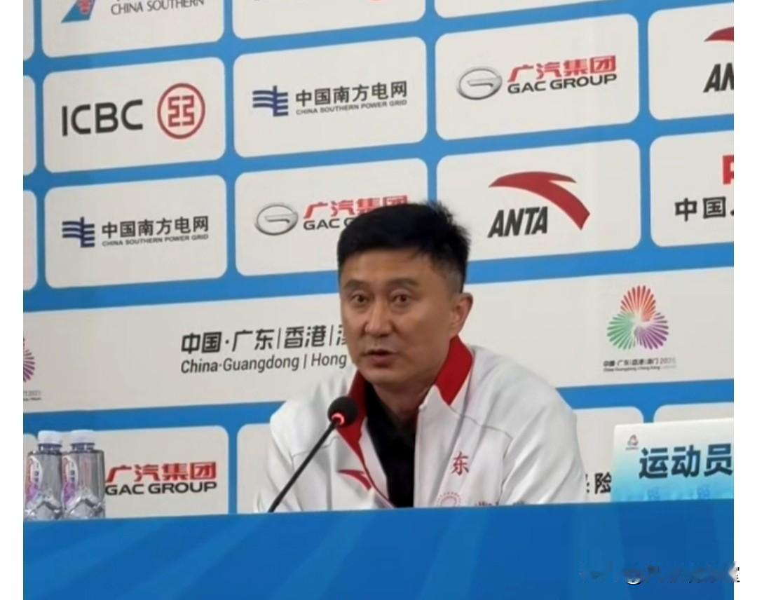 杜锋有格局！全运会男篮半决赛，广东战胜辽宁赛后，新闻发布会上，杜锋点赞辽宁队球员