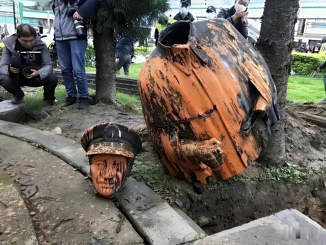 可以说，初心使命还有本身的内在基因，注定了在历史上最终的定论。