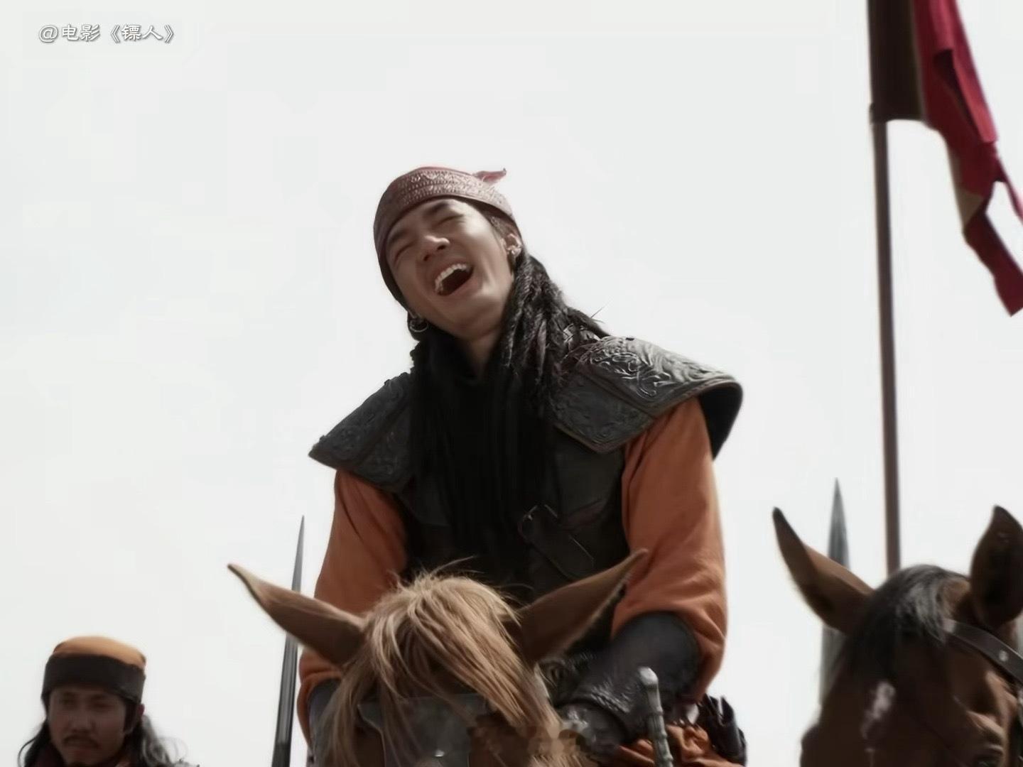 此沙和伊玄极致反差感镜头内外判若两人，这种反差本身就很有魅力。能把和伊玄的狠戾