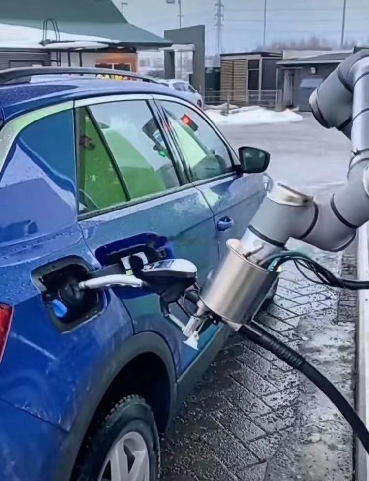 无人化的加油站？？？以后加油站的工作也保不住了？？？