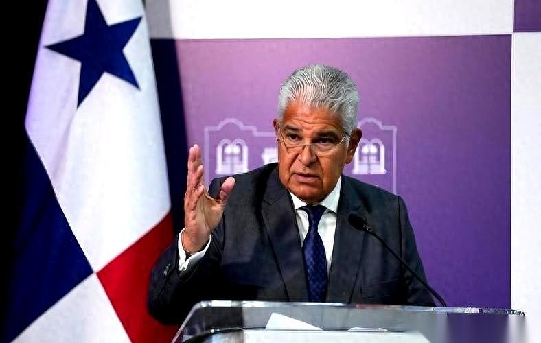 巴拿马干了件狠事，直接把中国人经营了快三十年的港口给抢了。总统的原话大概是：他