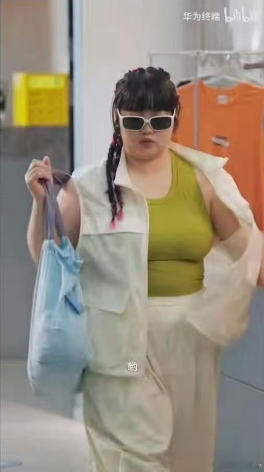 一个广告而已，没必要破防，是不？[大笑][大笑][大笑]​​​