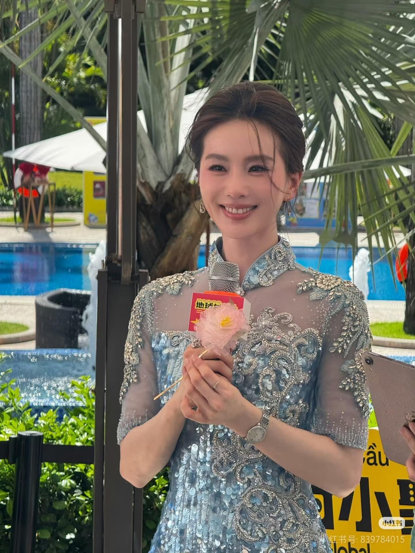 刘诗诗在越南美的也毫不费力。。刘诗诗越南活动生图状态