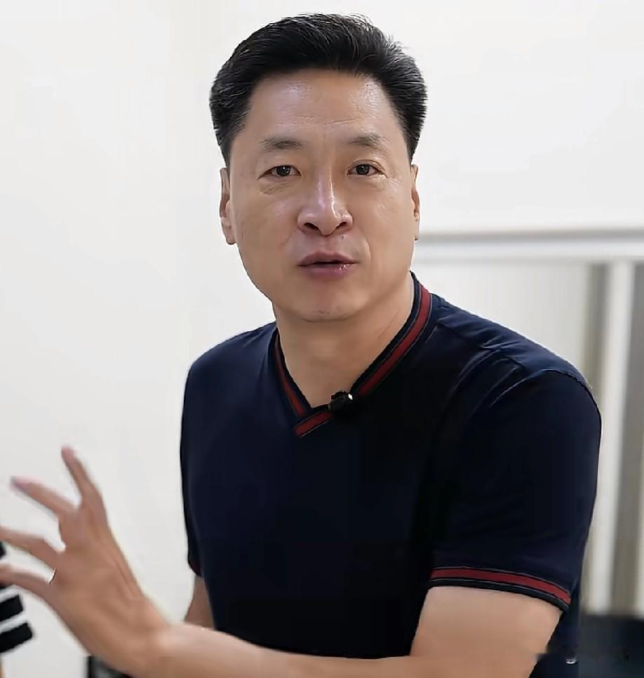 功勋外援！李春江谈老积臣：“积臣是我们球队第一个外援。”“当时我们球队外