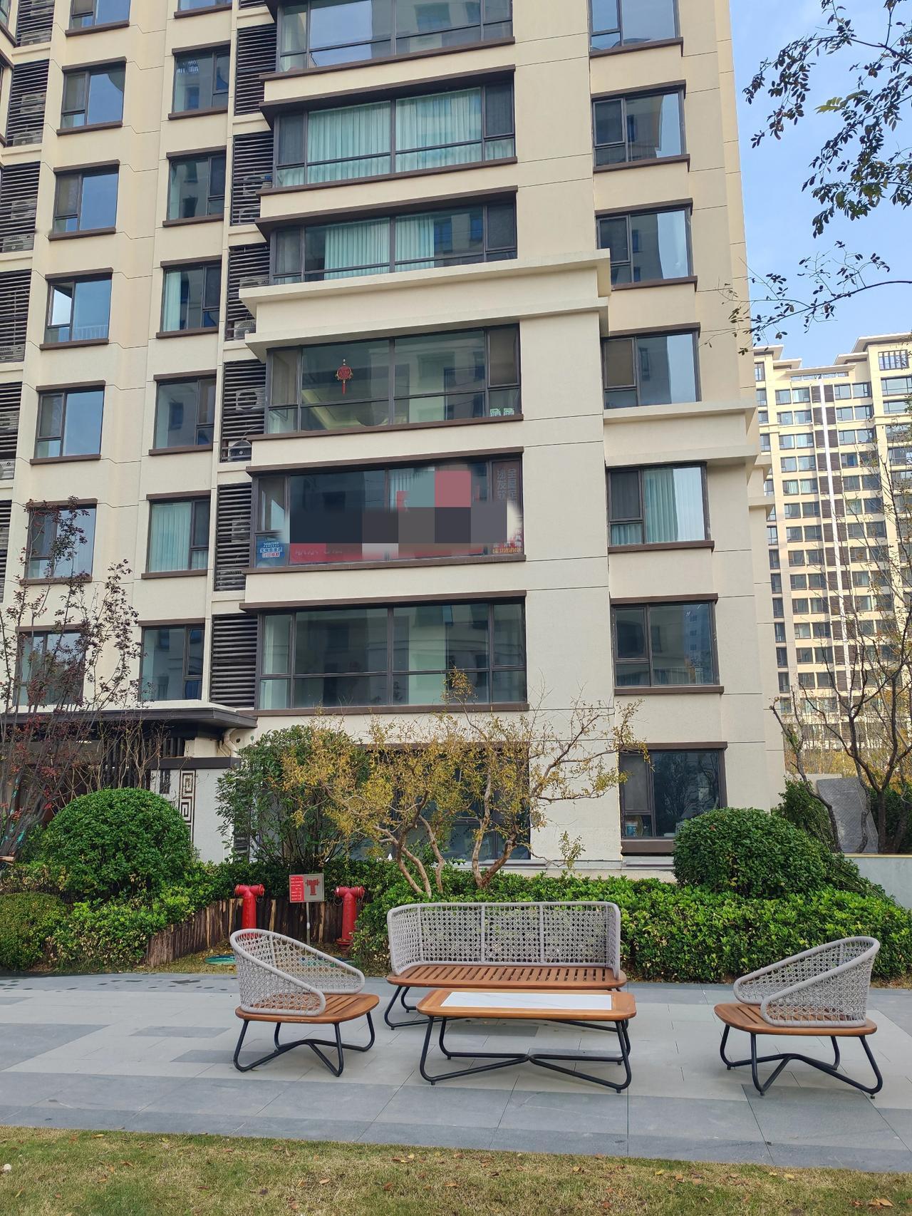 暖气片热喽11月12日，坐标西安。今天一回到家，突然发现房子里有点热烘烘，一摸