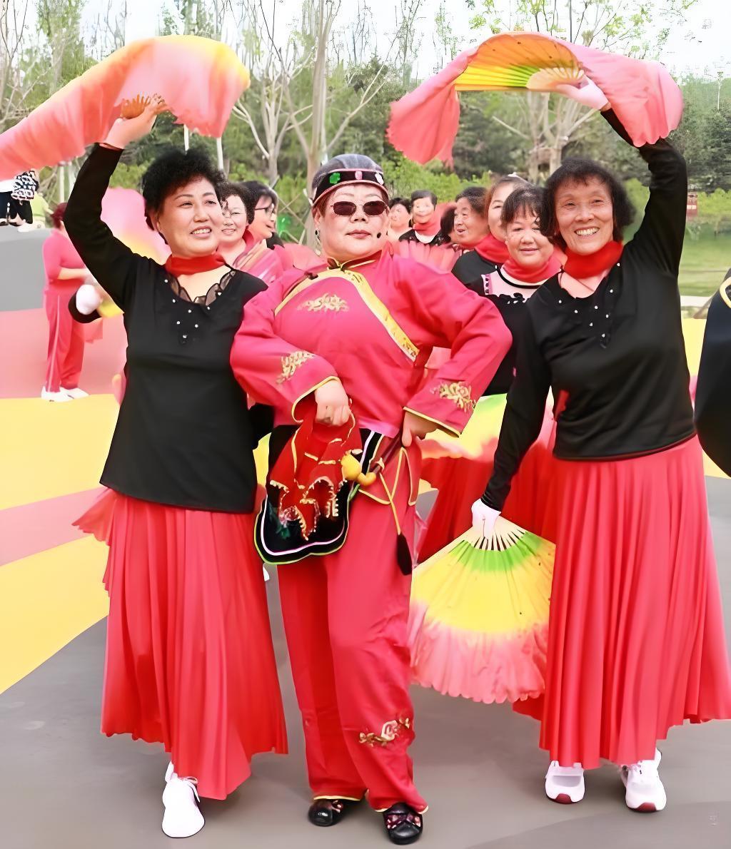 一位退休老人说:“房子再大，退休金再高，一旦热衷广场舞、打麻将，扎堆凑热闹，人生