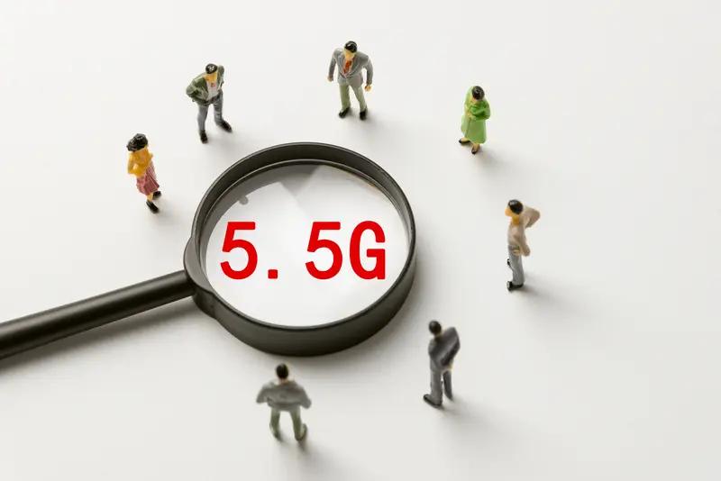 中国5G领先绝非虚言！截至目前，我国累计建成近400万个基站，5G移动电话用户达