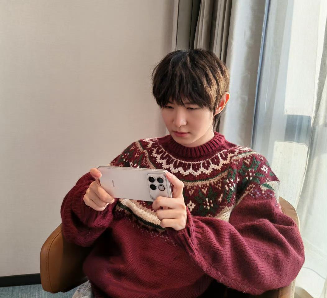 这就是荣耀WIN真机？还是熟悉的AG一诺