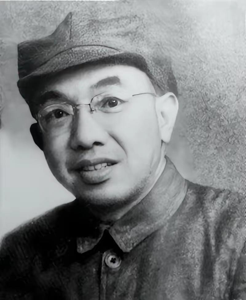 1943年，新四军七师政委曾希圣拉住黄克诚，偷偷对他说：“老黄，我老婆可能是特务