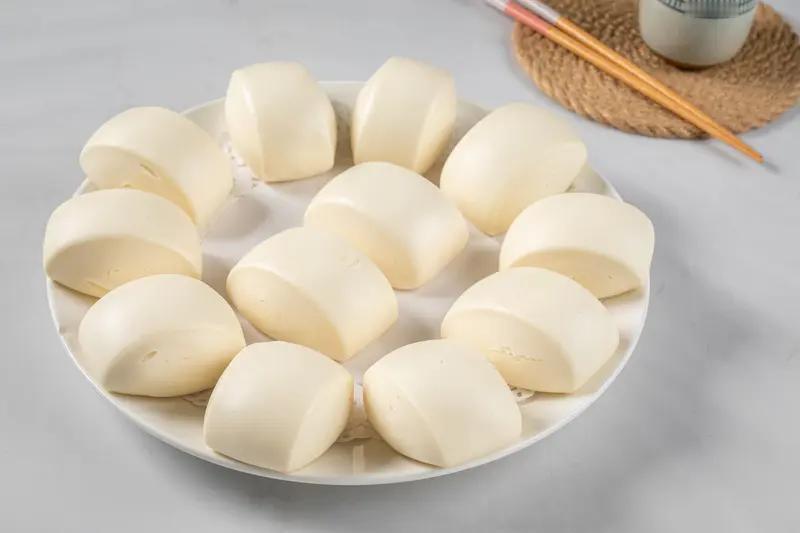 米饭和馒头哪个好吃，这还真得看搭配和个人喜好。要是配红烧鸡腿、剁椒茄子、西葫芦