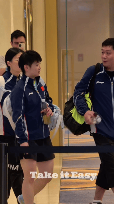 4.2日，莎莎赛后回酒店，coco和任姐，翔哥都在。澳门世界杯1/8决赛，莎