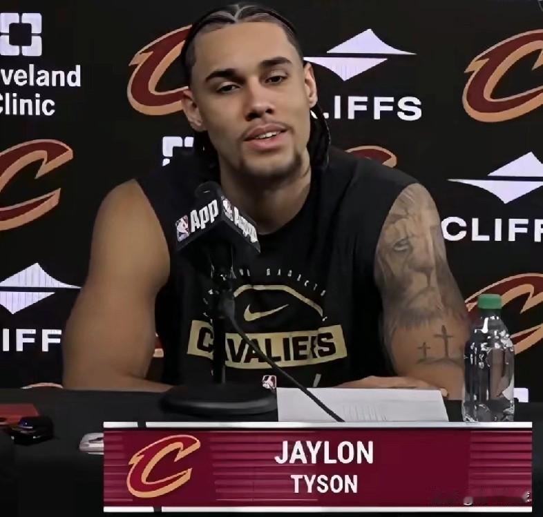 无意冒犯詹姆斯！泰森火速道歉啊！今天，骑士队在主场30分大胜湖人队，终结了后