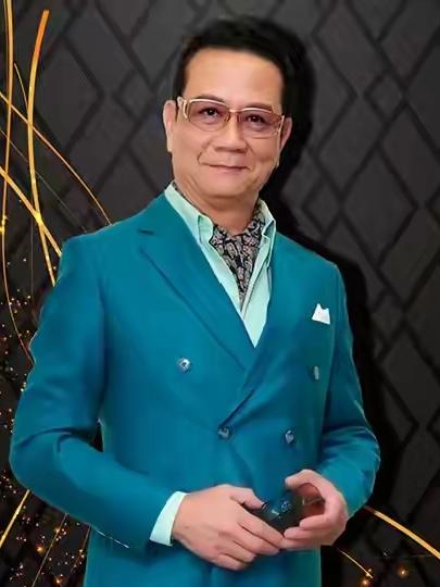 只要看到这张脸，就会想起《八仙过海》中的吕洞宾；《天龙八部》中的段正淳。这位