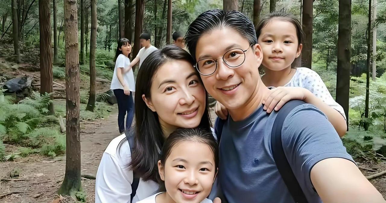郭晶晶在社交平台晒出假期vlog，大大方方晒出儿女，也只能是霍家了！​​​