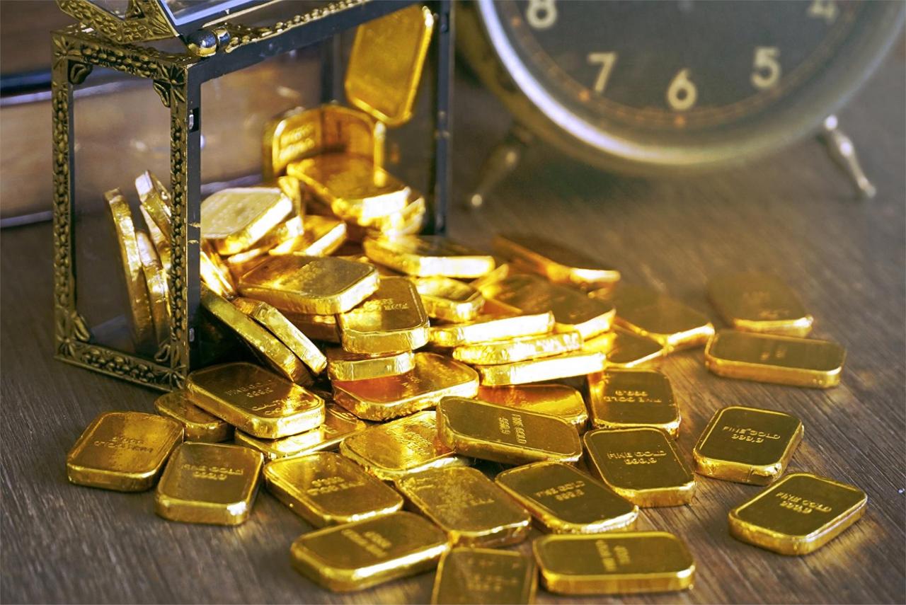 沉默已久的国际黄金市场再次发声，依旧是语出惊人。我刚知道，今天一早，国内外金价齐