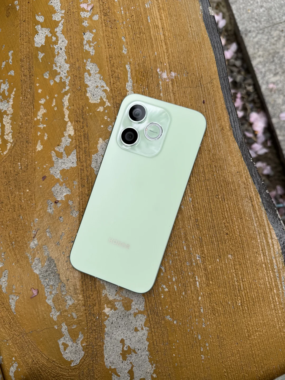 我承认我错了！ 我以前说千元机就是电子垃圾，结果自己倒是买了台荣耀X8...