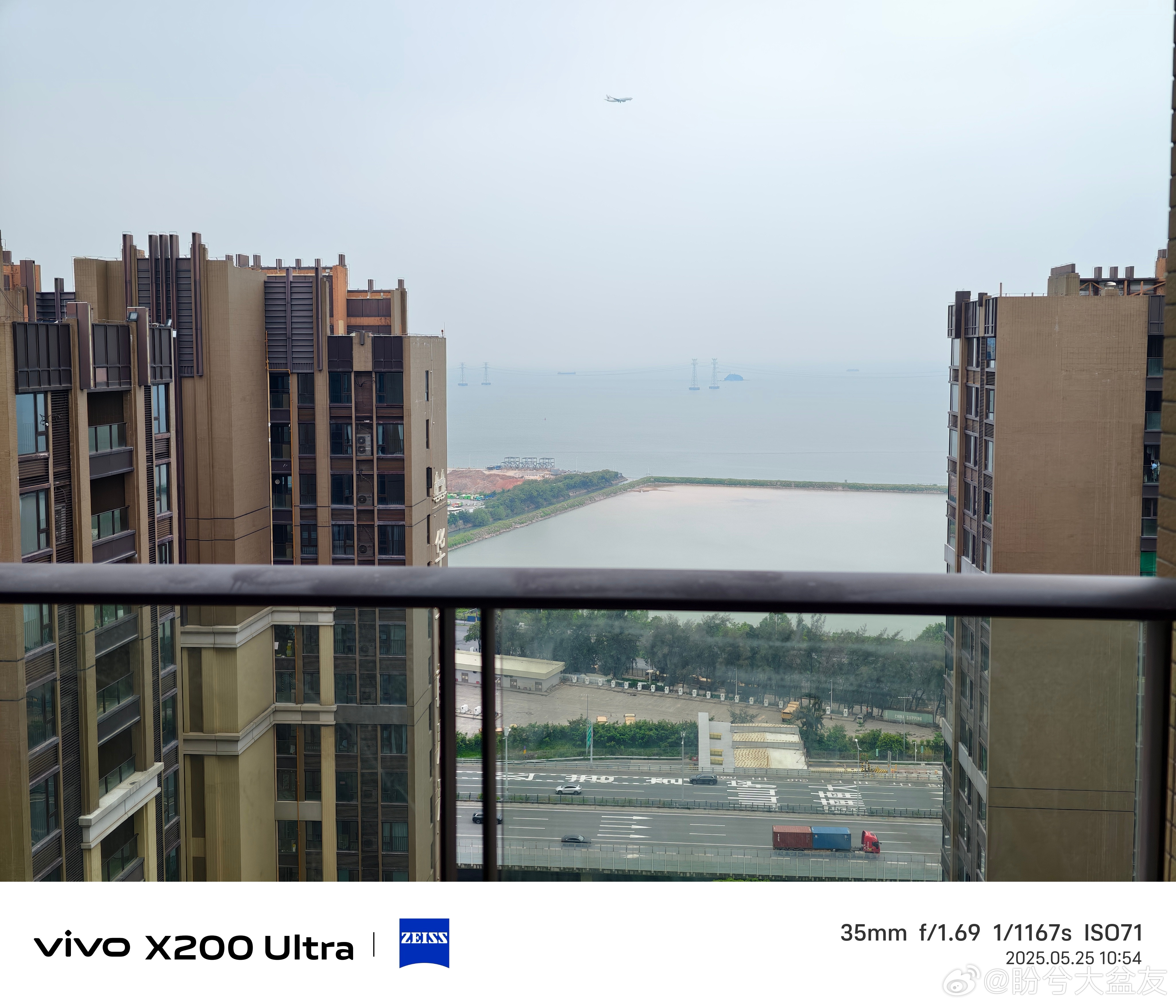 大家买的房子都跌了多少深圳碧海湾，这个海景房原先一千万，现在卖500多，为什么？