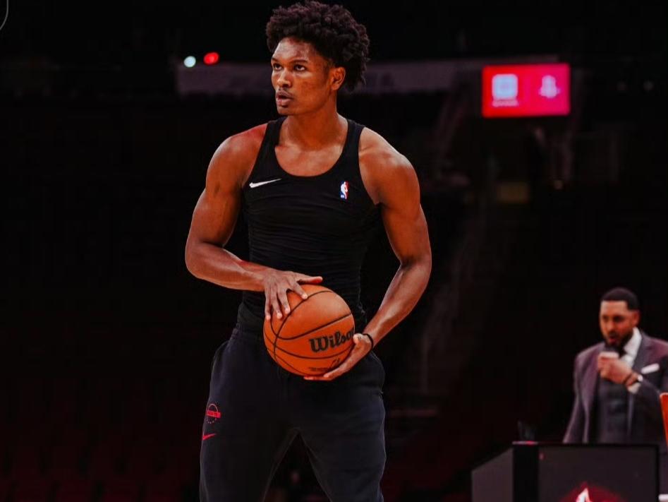 伤病更新！明天打国王，阿门汤普森左腿股四头肌肌腱炎缺阵！那么谢泼德又要首发了