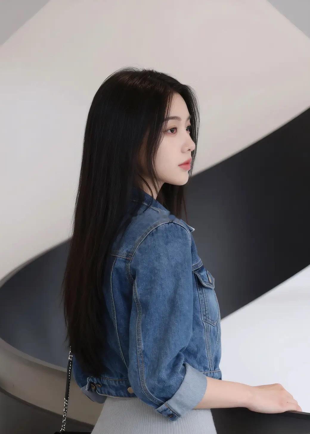 双子座的婚姻，更像一场永不落幕的辩论赛或智力游戏。他们需要的是一个灵魂伴侣，一个