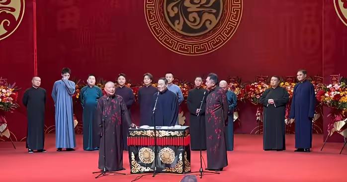 没有对比就不知道差距最近郭德纲遇到了两件事:一件事，又让黑粉们举报了，被西城文