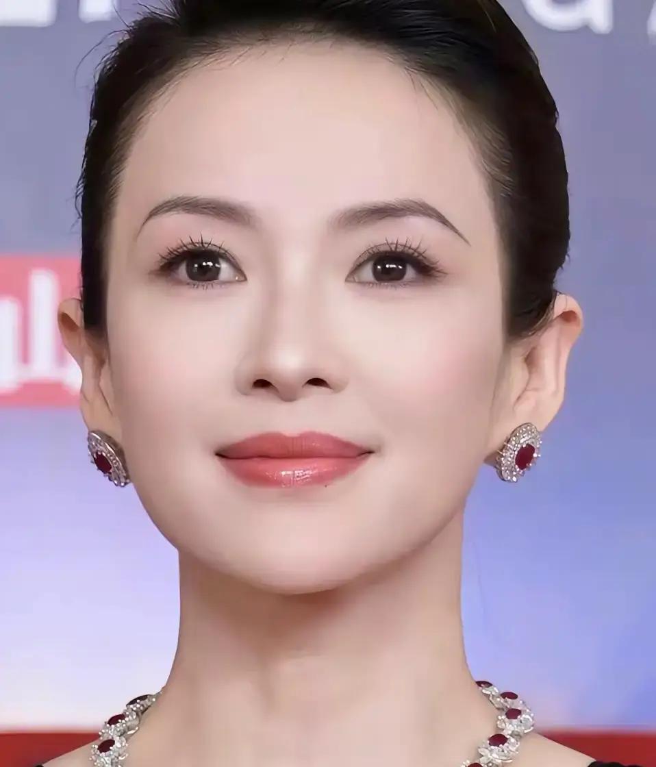 八年婚散，她瘦18斤杀回影坛章子怡把离婚当止损。没哭没闹，转身扎进剧组，三