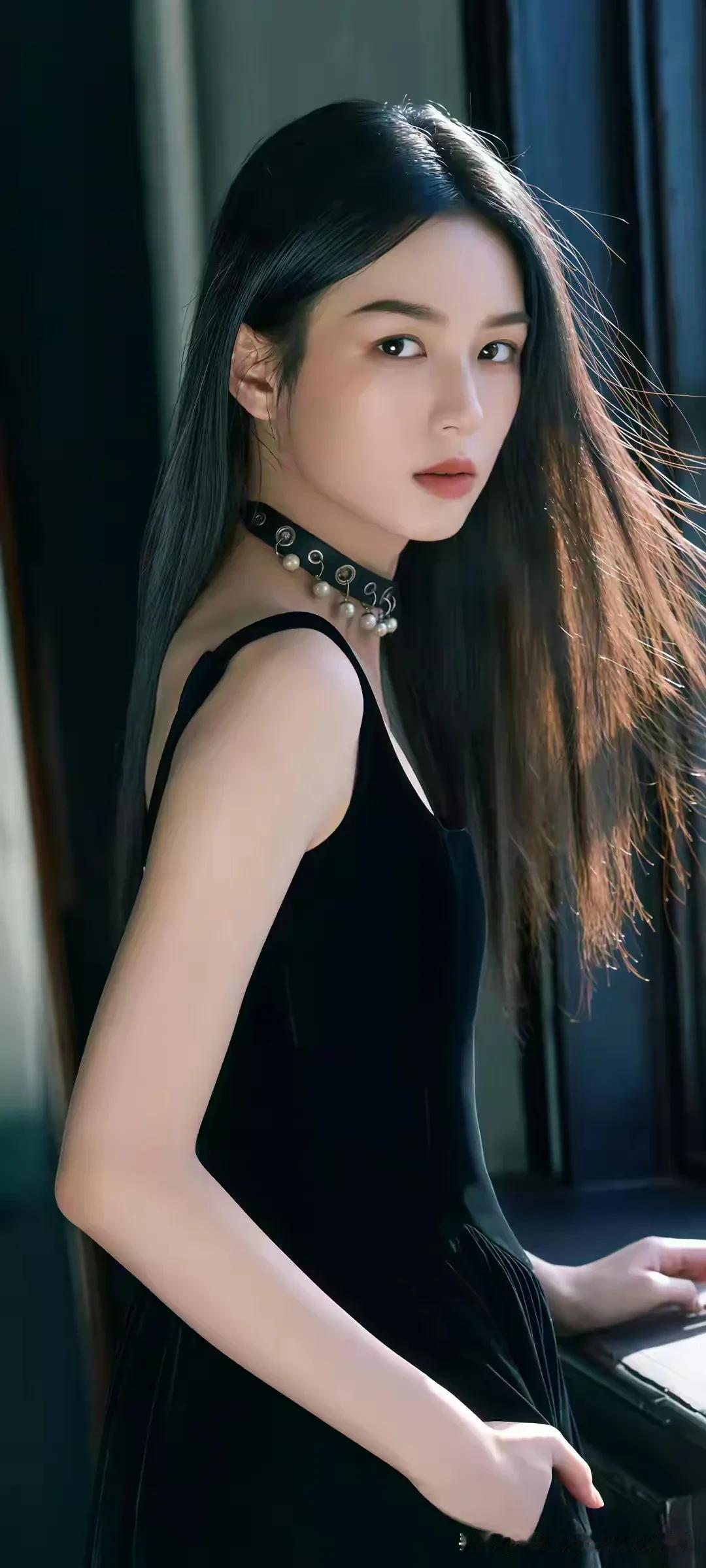 周也热巴美女气质好