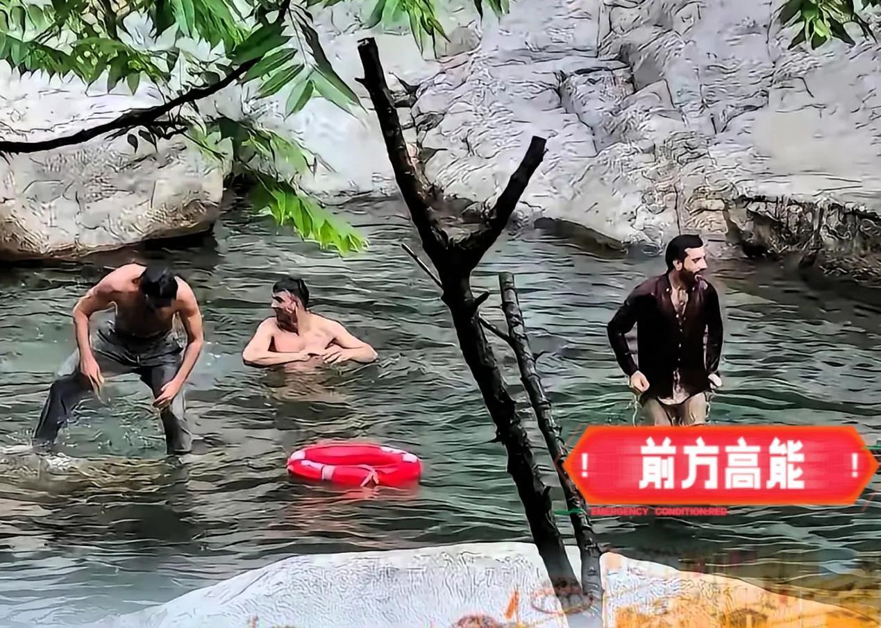 庐山风景区工作人员拍到几张洗澡的印度人，网友：不允许在国内任何地方洗澡，何况