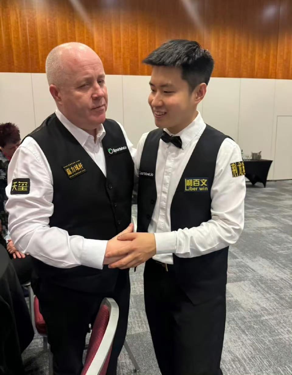 恭喜赵心童，一个月内再拿背靠背的冠军。决赛下半场，赵心童在6-7后连续轰出两