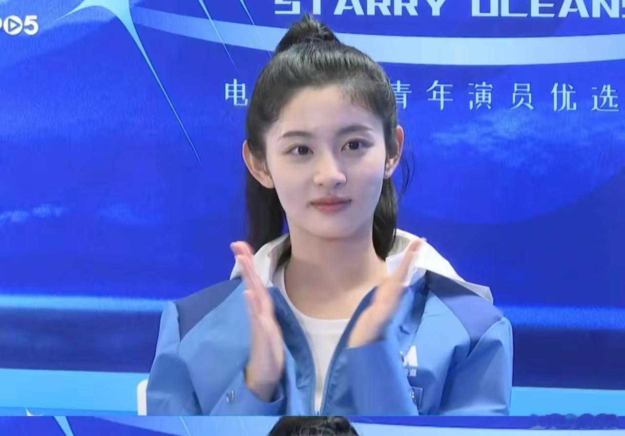 于正这次真的看走眼了，想把赵晴捧成下一个赵丽颖或杨幂，没想到被洗不清的劈腿传闻缠