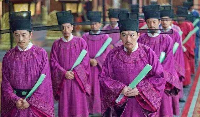 清朝侍郎根本不是尚书副手，二者平级堂官，甚至可以互相弹劾如果你看多了古装剧，