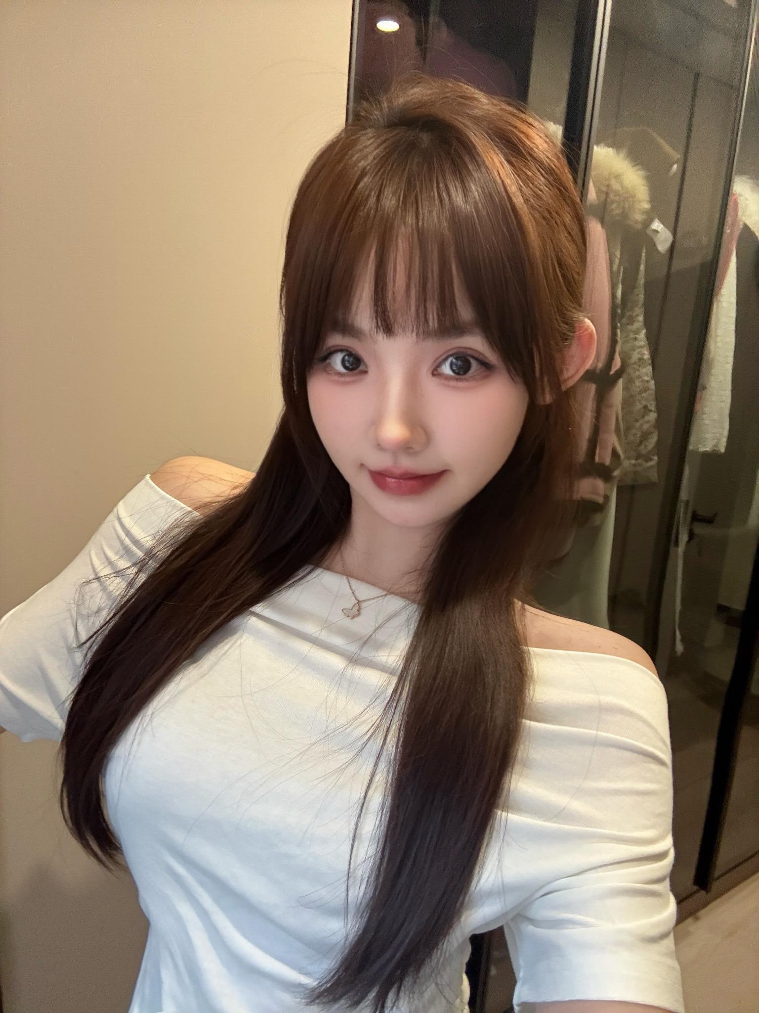 我一定要成为一个拜金恶毒爱慕虚荣好吃懒做但非常漂亮的小女孩