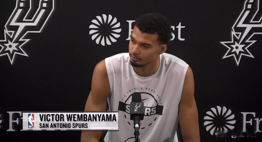 不怕被隔扣!文班亚马谈被隔扣:“我还是会这样毫不犹豫上去防守,我不怕被隔扣。