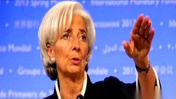 欧洲央行的女行长，拉加德，当着全球一百多号大佬的面，直接站起来，走了。就这么走