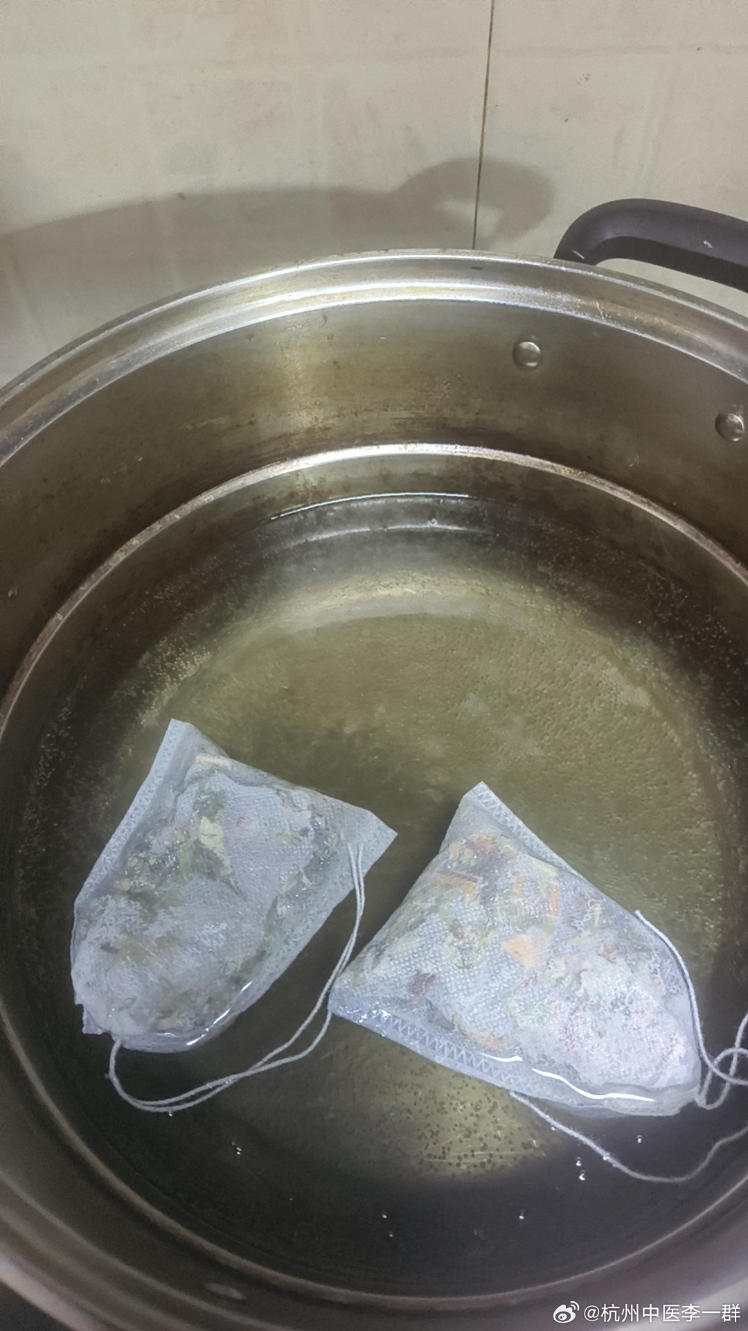 坚持泡脚祛寒湿中药中医泡脚​​​